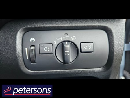 2017 Volvo V40 2.0 D2 MOMENTUM NAV + 120BHP 5DR €12,950 thumbnail