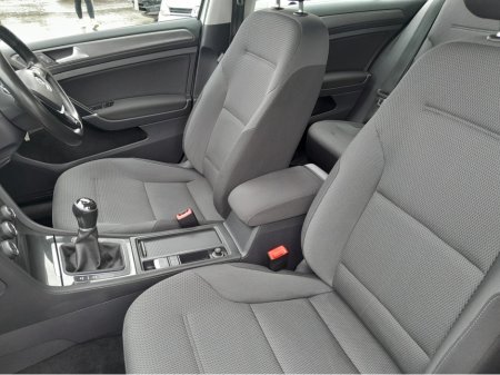 2017 Volkswagen Golf - thumbnail 25