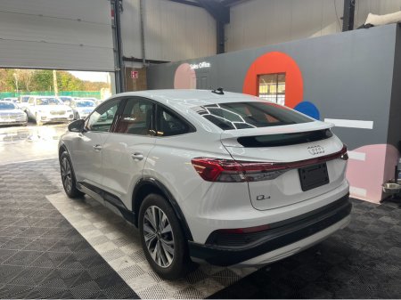 2024 Audi Q4 e-tron €39950! 2024 AUDI Q4 E-TRON SPORTBACK ELECTRIC AUTOMATIC / CRUISE CONTROL / 360° PARKING CAMERA / HEATED SEATS / APPLE CARPLAY / PADDLE SHIFTERS / AMBIENT LIGHTS €39,950 thumbnail