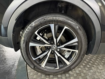 2024 Toyota C-HR Hybrid Sport €34,950 thumbnail