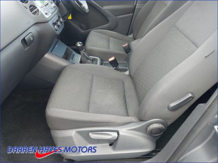 2012 Volkswagen Tiguan - thumbnail 8