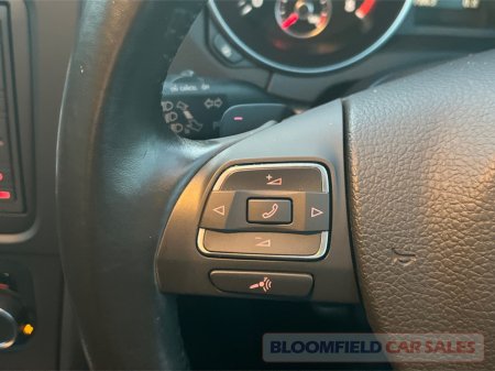 2011 Volkswagen Golf HIGHLINE , SUNROOF // LOW MILEAGE €8,950 thumbnail