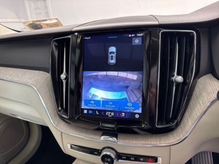 2023 Volvo XC60 - thumbnail 21