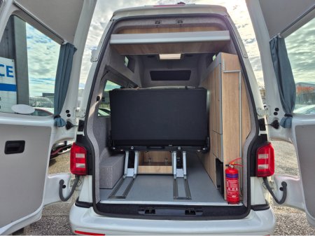 2017 Volkswagen Transporter T6 PVL 3000KG TDI 150HP D7F 5DR €54,950 thumbnail