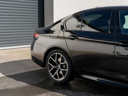 2022 BMW 5 Series - thumbnail 4