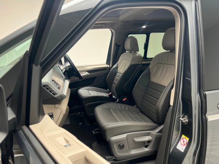 2023 Volkswagen Multivan STYLE 1.4 PHEV DSG *7 SEATER* €62,990 thumbnail