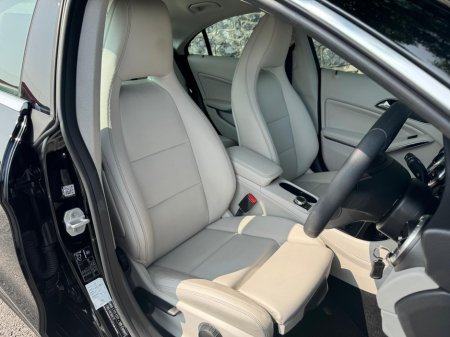 2016 Mercedes-Benz CLA Class 180 4DR D STYLE €18,950 thumbnail