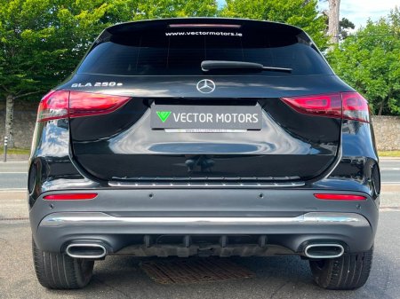 2021 Mercedes-Benz GLA Class 250E AMG EXCLUSIVE EDITION €34,995 thumbnail