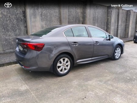 2015 Toyota Avensis - thumbnail 2