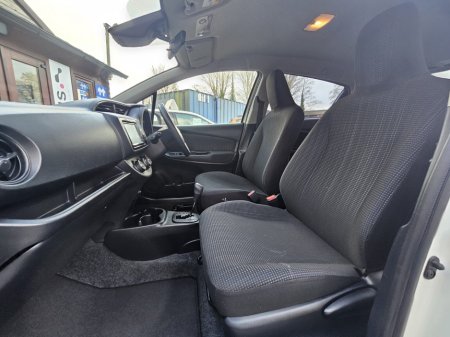 2018 Toyota Vitz - thumbnail 21