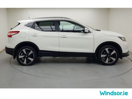 2017 Nissan Qashqai 1.2 PET SV PREMIUM €17,995 thumbnail