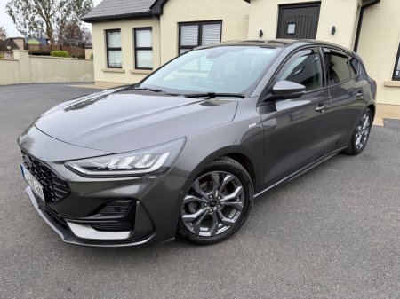 2024 Ford Focus - thumbnail 2