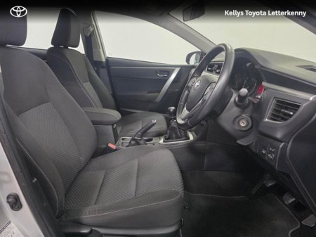 2015 Toyota Corolla - thumbnail 12