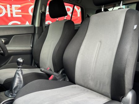 2011 Toyota Urban Cruiser - thumbnail 8