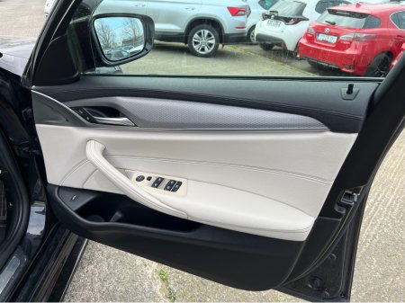 2018 BMW 5 Series - thumbnail 12