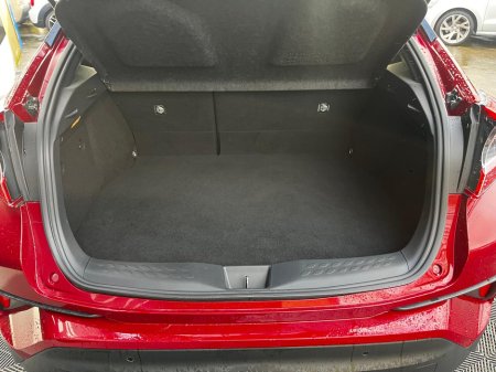 2018 Toyota C-HR Toyoya CHR 1.8 self charging hybrid, loads of extras €19,800 thumbnail