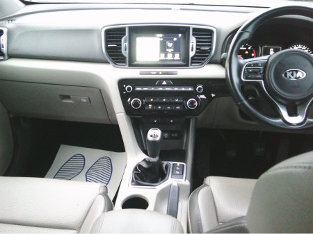 2017 Kia Sportage NCT 2027,€200 TAX, LEATHER  HEATED SEATS, REVERSE CAMERA, CRUISE, TAXED , LOW KMS. €15,999 thumbnail