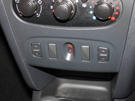 2016 Dacia Sandero - thumbnail 18