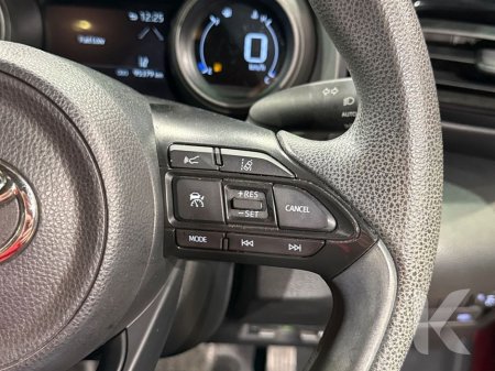 2021 Toyota Yaris 1.5 HYBRID - ALLOY WHEELS- REAR CAMERA €15,950 thumbnail