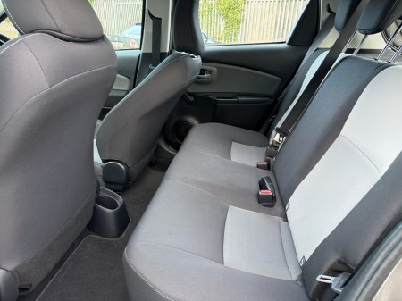 2018 Toyota Yaris 1.0 5DR LUNA // REAR CAMERA // BLUETOOTH // ALLOY WHEELS // FULL WARRANTY €15,945 thumbnail