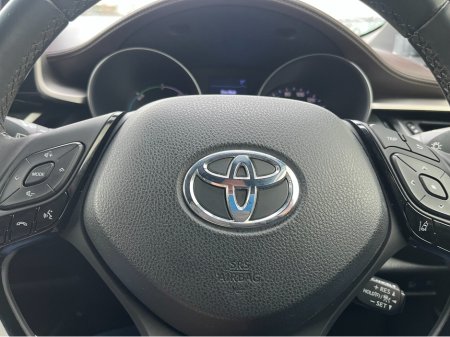 2018 Toyota C-HR 1.8 HYBRID AUTO LOW KM HIGH SPEC €19,450 thumbnail