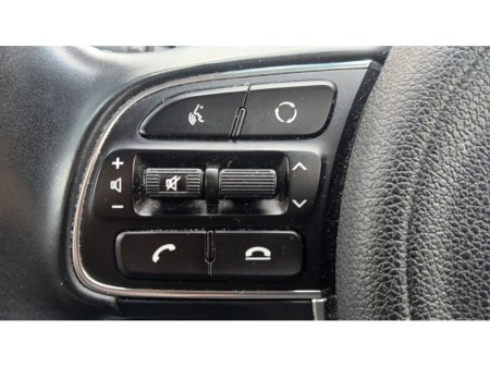 2020 Kia Niro *PLUG-IN HYBRID* 1.6 PREMIUM 5dr €18,950 thumbnail