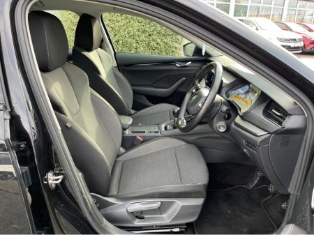 2023 Skoda Octavia AMBITION 2.0 TDI DIESEL //REVERSE CAMERA// €22,950 thumbnail