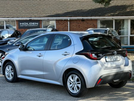 2023 Toyota Yaris - thumbnail 12