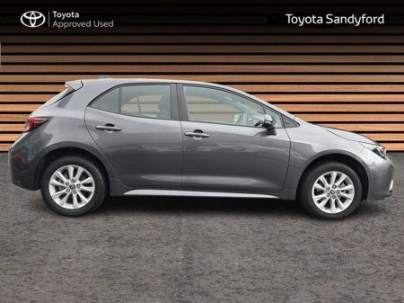 2025 Toyota Corolla - thumbnail 3