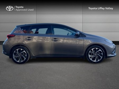 2017 Toyota Auris HYBRID SOL 4DR AUTO €17,450 thumbnail