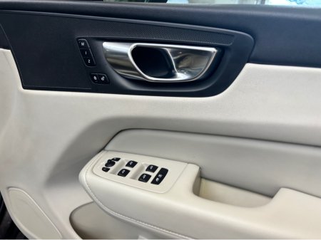 2023 Volvo XC60 - thumbnail 23