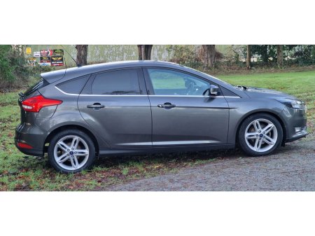 2016 Ford Focus - thumbnail 8