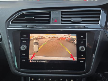 2018 Volkswagen Tiguan HIGH LINE-AUTOMATIC-4 MOTION-LOW MILEGE €23,450 thumbnail