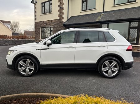 2021 Volkswagen Tiguan - thumbnail 4
