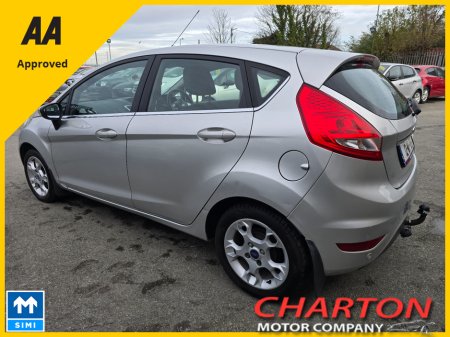 2012 Ford Fiesta - view 4