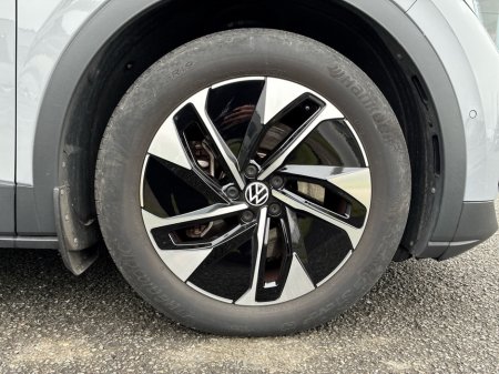 2024 Volkswagen ID.4 - thumbnail 5