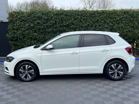 2019 Volkswagen Polo COMFORTLINE 1.0 TSI // FULL SERVICE HISTORY // DIAMOND CUT ALLOYS // APPLE CARPLAY/ANDROID AUTO €15,900 thumbnail