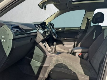 2018 Volkswagen Tiguan - thumbnail 6