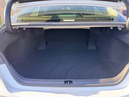 2020 Toyota Camry - thumbnail 12