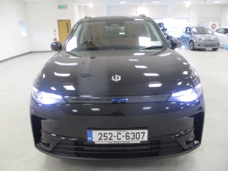 2025 Leapmotor C10 EREV 28.4kWh Design €45,950 thumbnail