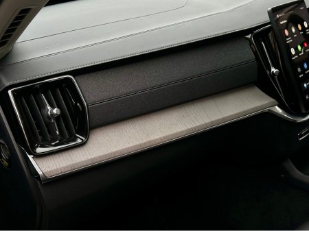 2025 Volvo XC90 - thumbnail 16