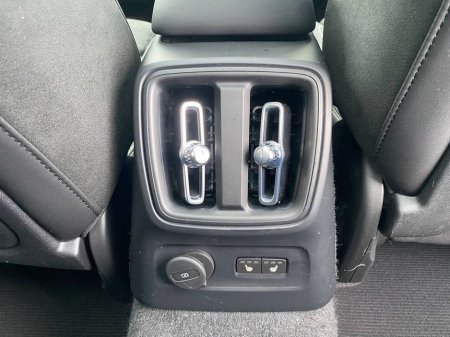 2022 Volvo XC40 - thumbnail 15