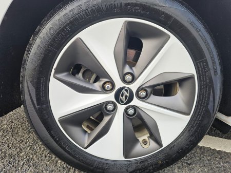 2018 Hyundai Ioniq FULL E V, 200 KM RANGE, FULL DEALER HISTORY, NEW NCT, FINANCE, WARRANTY, 5 STAR REVIEWS €9,995 thumbnail