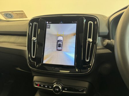 2023 Volvo XC40 - thumbnail 19