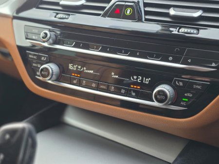 2021 BMW 5 Series - thumbnail 13