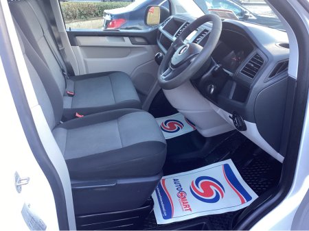 2017 Volkswagen Transporter ** ONLY 137KMS * CAMERA €15,950 thumbnail