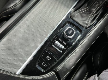 2019 Volvo XC90 R-Design PP AWD 2.0 D5 €43,400 thumbnail