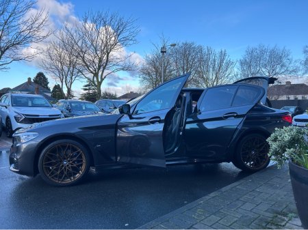 2019 BMW 5 Series M-Sport Performance Pack - Stunning Bronze Alloy Upgrade - Trade-in Welcome & finance arranged - Nct & Tax - Assured Dealer Warranty - €26,950 thumbnail