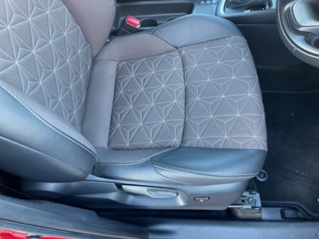 2024 Toyota Yaris Cross - thumbnail 12