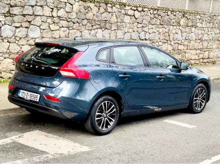 2017 Volvo V40 - thumbnail 15